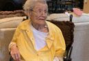 Mujer de El Paso de 103 años recibe la vacuna COVID-19