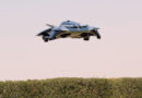 Una ‘start-up’ británica realiza un vuelo de prueba de su nuevo coche volador futurista, diseñado para viajes dentro de la ciudad