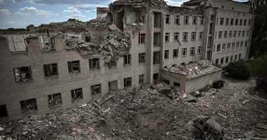 Zelenski acusa a Rusia de «genocidio» por «asesinatos masivos» en el Donbás