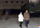 Inteligencia surcoreana cree que niña que apareció con Kim Jong-un en lanzamiento de misil es su hija del medio