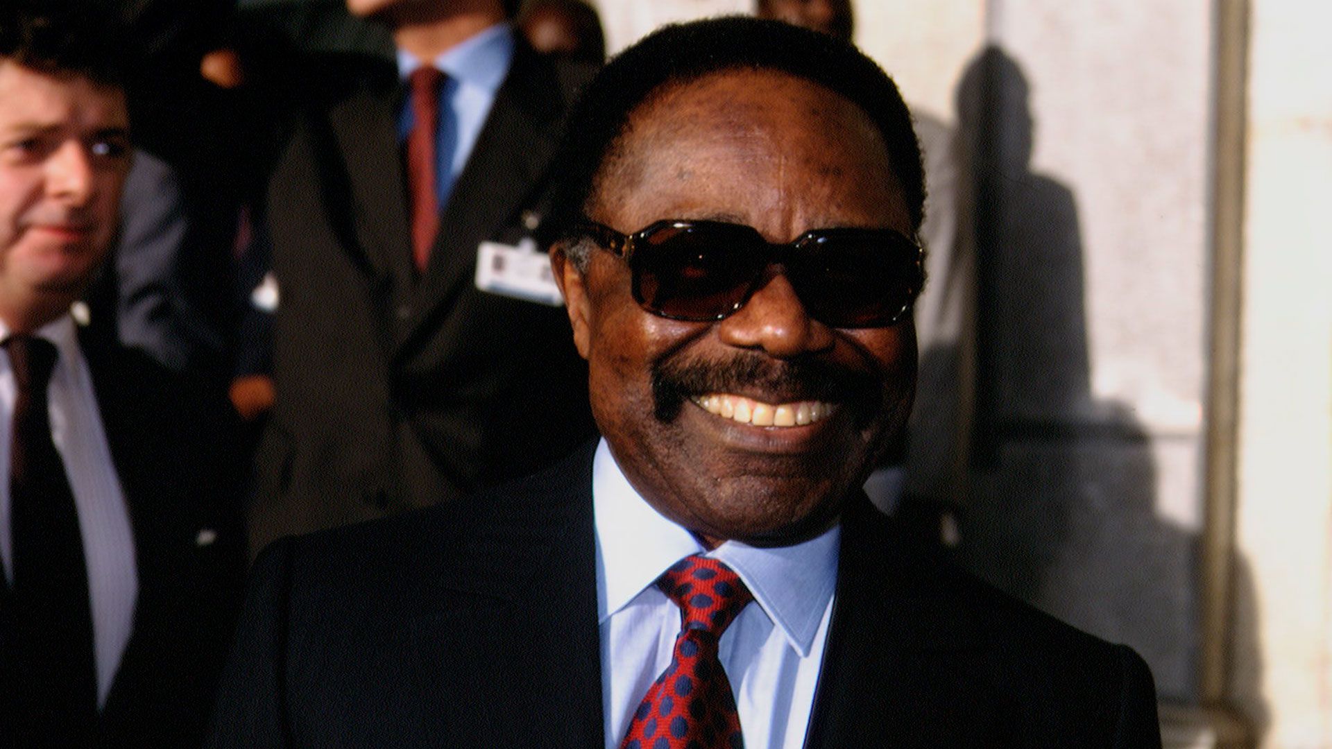 Omar Bongo, presidente de Gabón entre 1967 y 2009. Tenía fama de cleptócrata y fue uno de los pilares de la estrategia neocolonial francesa en Gabón (Gettyimages)